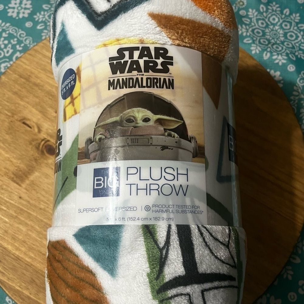 NEW Star Wars Disney "The Mandalorian" The Big One Plush Blanket 5ft by 6ft